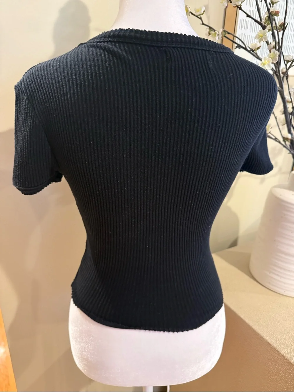 UO Black Ribbed Short Sleeve Women's Top
